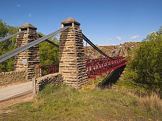 Daniel O'Connell Bridge, hängbro över Manuherikia River nära Ophir