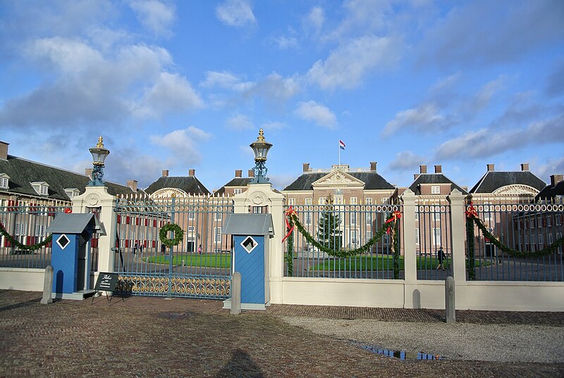 File:Paleispark, Apeldoorn, Netherlands - panoramio (28).jpg