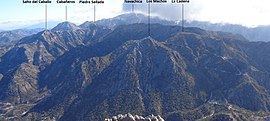 Panorámica doğu de la Sierra de Almijara desde la cumbre del Lucero ve Los Moriscos.JPG