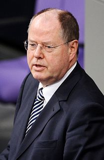 <span class="mw-page-title-main">Peer Steinbrück</span> German politician (born 1947)