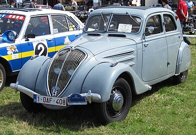 Peugeot 302