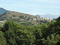 Vue de Piégut avec la colline Saint-Colomban (1125 m)