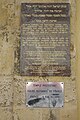 Placa que recuerda la antigua sinagoga de Aix-en-Provence, los estrechos vínculos que permanecen desde la última guerra, entre las comunidades judía y protestante en Aix-en-Provence y que conmemora la deportación de los judíos del Camp des Milles