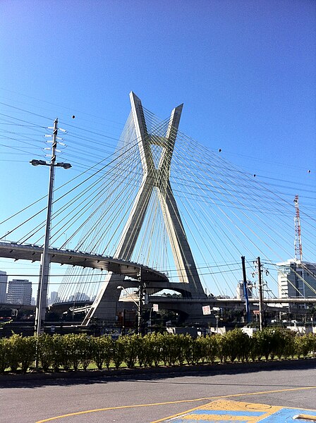 File:Ponte Estaiada em Sao Paulo.jpg