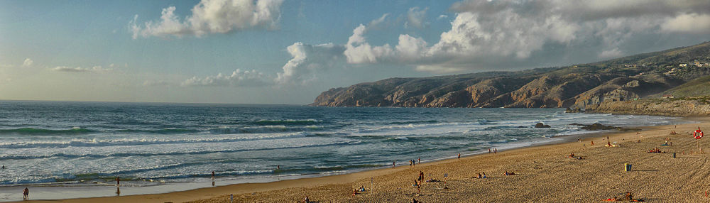 [ Qu'avez-vous à dire ? ] - Page 29 1000px-Praia_do_Guincho,_west_coast_of_Portugal._View_to_north_2014-09-19