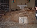La roccia conservata all'interno della chiesa e denominata Mensa Christi