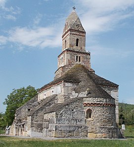 L'église St-Nicolas de Densuș (XIIIe siècle), monument historique