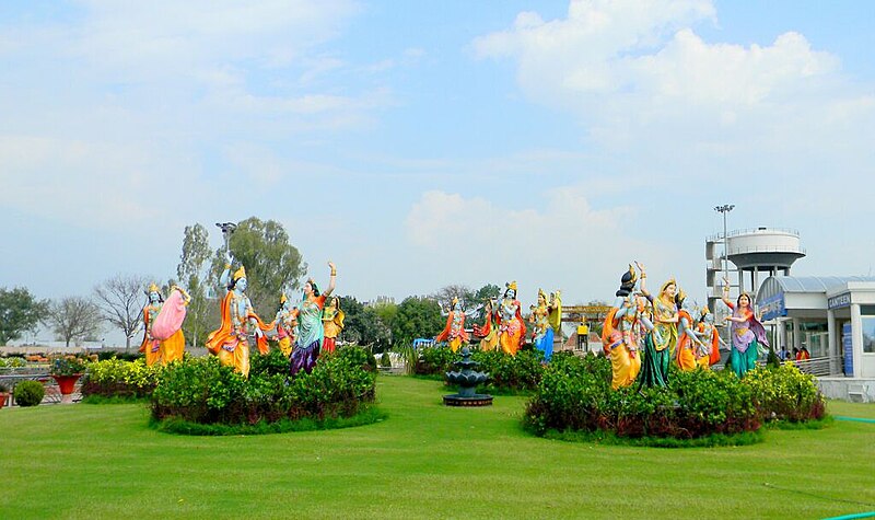 File:RassLeela by Sri Krishna, Prem Mandir Vrindavan, Mathura, Uttar Pradesh, India (2014).jpg