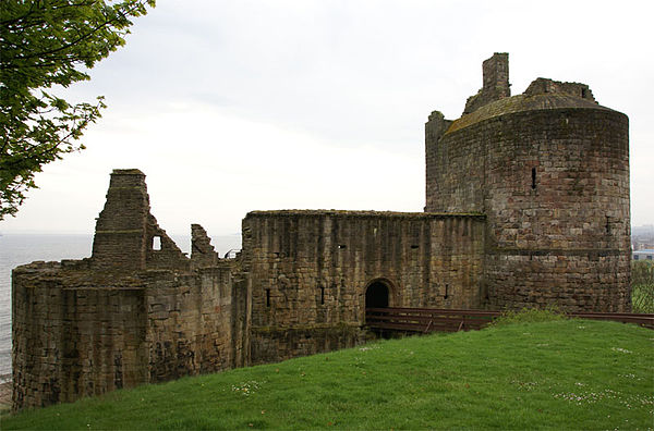 Ravenscraig Castle, showing the large D-plan west tower, and the ruined east tower