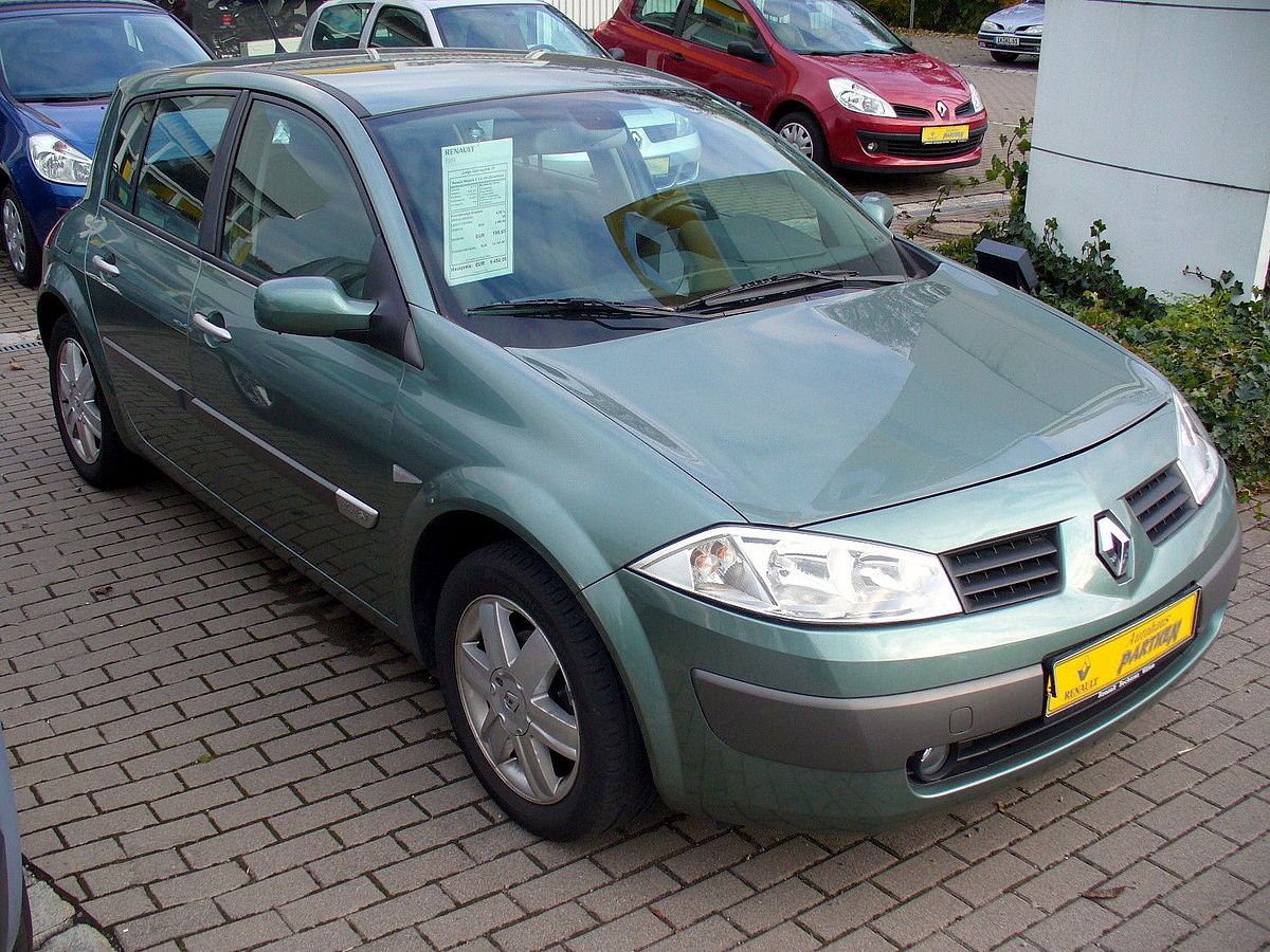 File:Renault Mégane II Phase I Viertürer 1.4 16V Authentique.JPG -  Wikimedia Commons