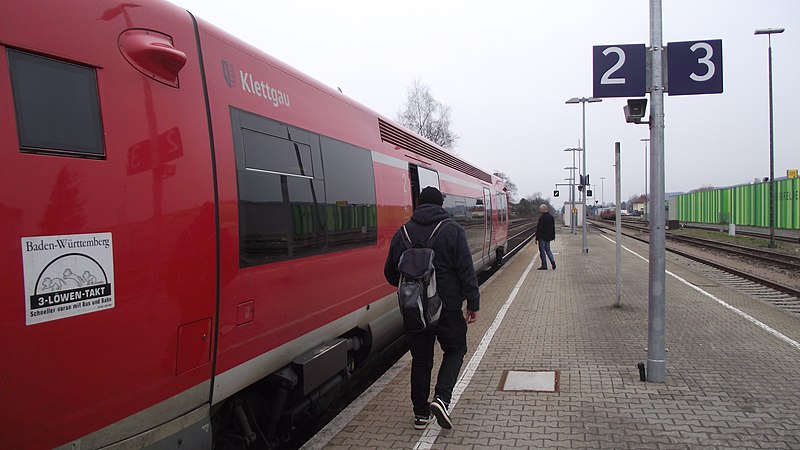 File:Rheinfelden (Baden) local train II.jpg