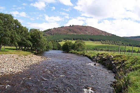 File:River Dee near Braemar, Aberdeenshire.jpg