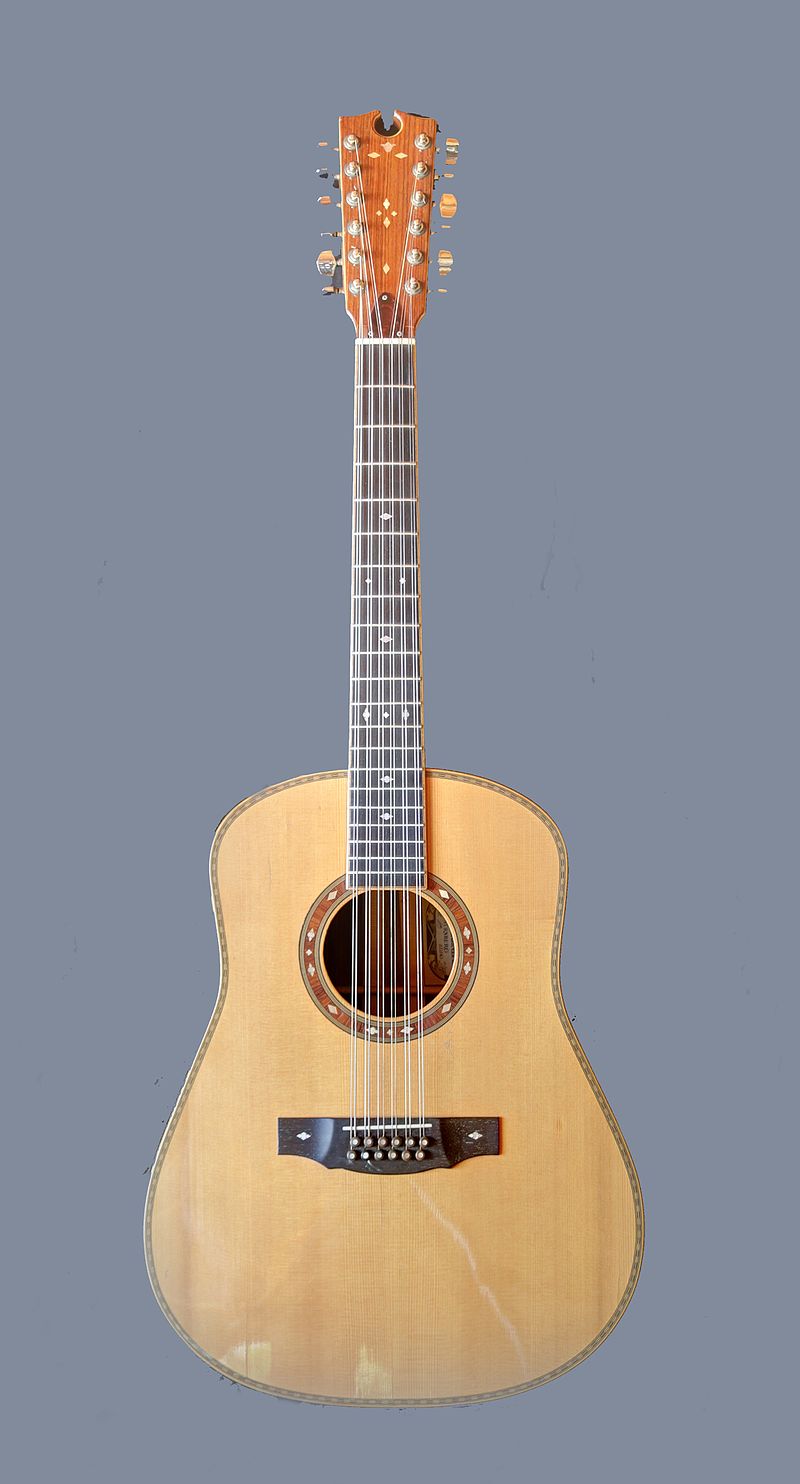 Guitare à douze cordes — Wikipédia