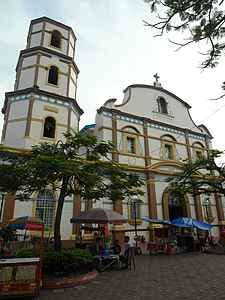 Cathédrale de la ville de Roxas, Capiz.jpg