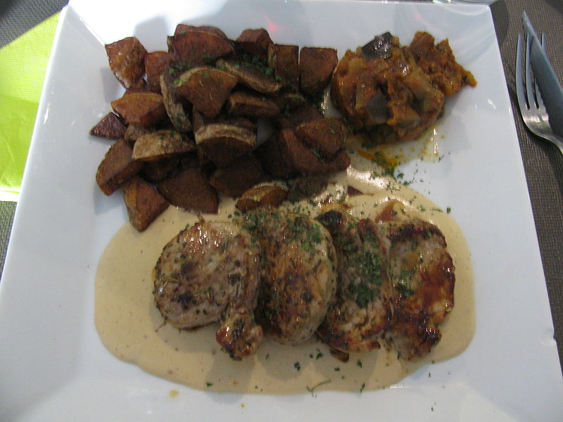 File:Saint-Pantaléon Bistrot de Pays Filet mignon de porc du Ventoux sauce Roquefort.JPG