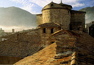 View of the apse (east end of the cathedral) Sc-cattok.jpg