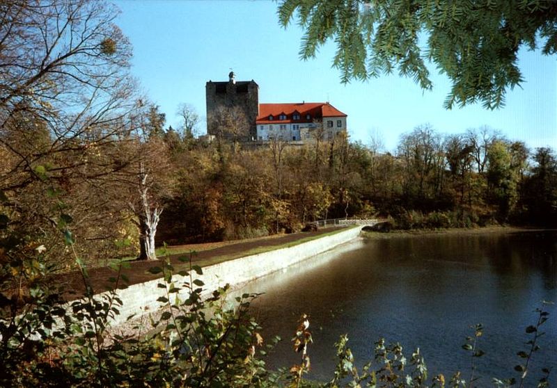 File:SchlossBallenstedt2005.jpg