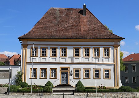 Schlossplatz 2 Pfarrhaus Wiesentheid 1