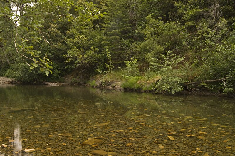 File:Shoals on the Winchuck River, Rogue River Siskiyou National Forest (23826049072).jpg