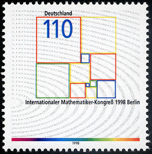 Motiv aus der Geometrie: Auf den ersten Blick die einfache, perfekte Quadratur eines Quadrates der Ordnung 11; tatsächlich die Parkettierung eines nur annähernd quadratischen Rechtecks.