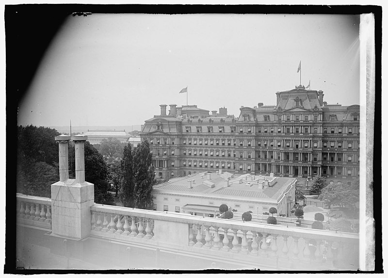 File:State, War & Navy (Building) from White House (...) LCCN2016847751.jpg