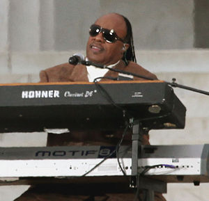 Stevie Wonder at the Obama inauguration 2009.jpg