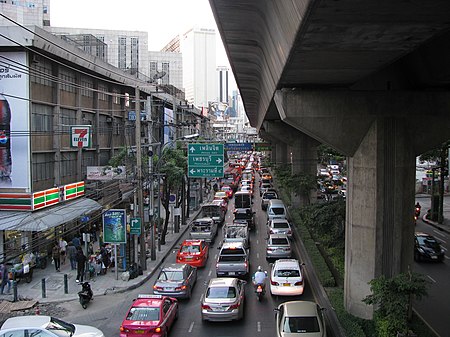 ไฟล์:Sukhumvit Road -01.jpg