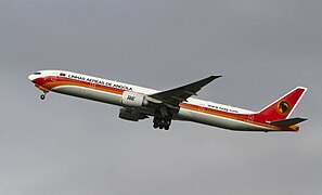 TAAG 777-3M2ER.jpg