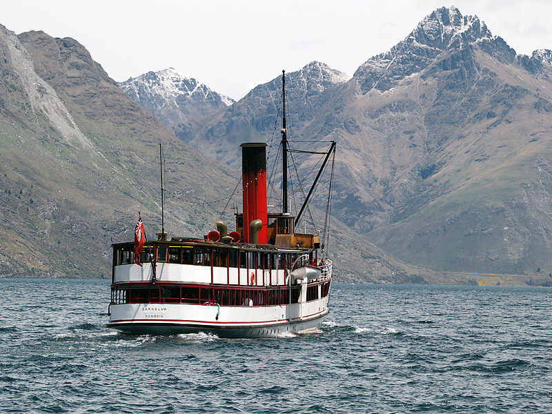 File:TSS Earnslaw (backside).jpg