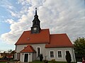 Kirche mit Ausstattung, dazu Kirchhof, Einfriedung und Denkmal für die Gefallenen des Ersten Weltkrieges