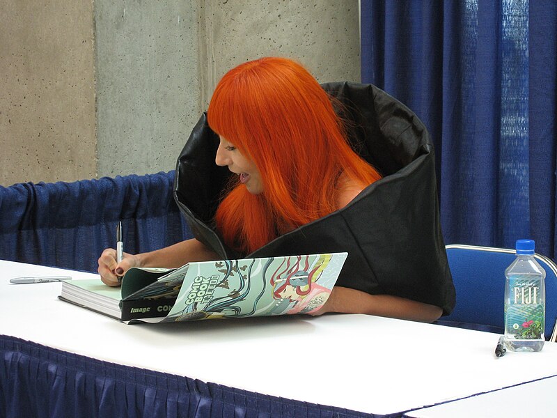 File:Tori Amos signing (2712192277).jpg