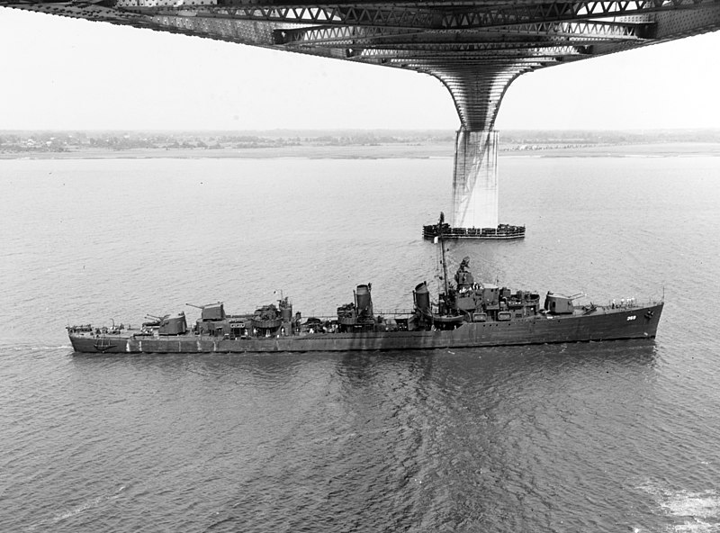 File:USS Winslow (DD-359) passing under the Cooper River Bridge at Charleston, South Carolina (USA), about August 1945 (19-N-86592).jpg