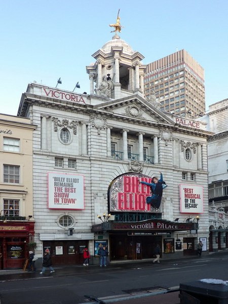 File:Victoria Palace, Victoria Street - geograph.org.uk - 2216396.jpg