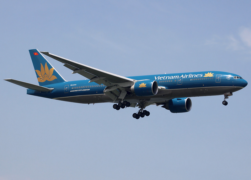 File:Vietnam Airlines Boeing 777-200ER VN-A141 SIN 2012-4-20.png