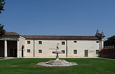 Villa Badoer Fratta Polesine barchesse by Marcok 2009-08-16 n06.jpg