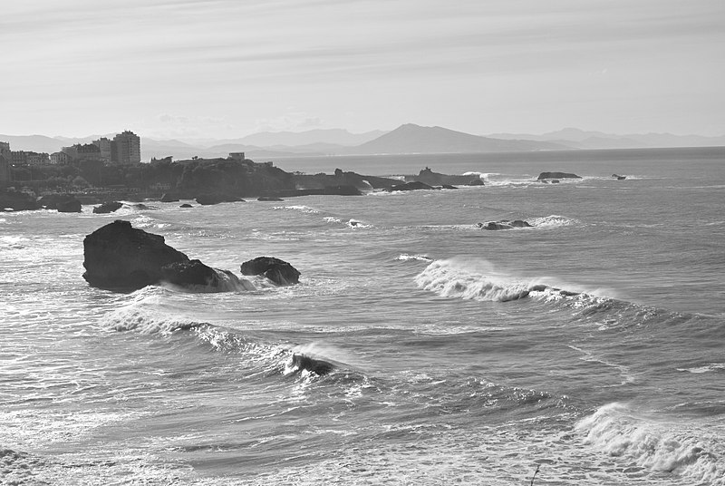 File:Vue depuis la pointe Saint-Martin, Biarritz.jpg