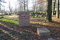 image=https://commons.wikimedia.org/wiki/File:Waldfriedhof_Bad_Säckingen_Skulptur_"Glieder_einer_Kette".JPG
