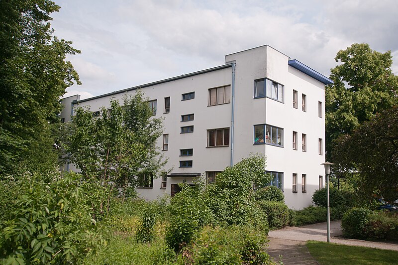 File:Wikipedia knorke reinickendorf weisse stadt 10.06.2012 15-50-14.jpg