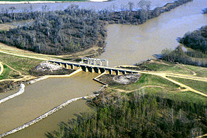 Yazoo River control structure.jpg