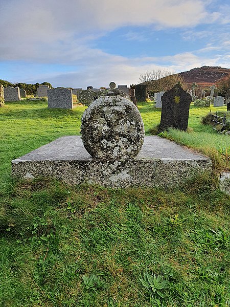 File:Zennor - Borlase Chest Tomb (03).jpg