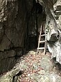 弥治郎嶽の洞穴