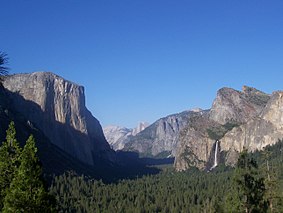 Valea Yosemite de la Tunnel View