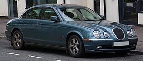 2001 Jaguar S-Type V6 SE Automatic 3.0 Front.jpg