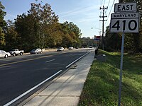 2016-10-20 10 37 35 Pohled na východ podél Maryland State Route 410 (East-West Highway) na Beach Drive v Chevy Chase, Montgomery County, Maryland.jpg