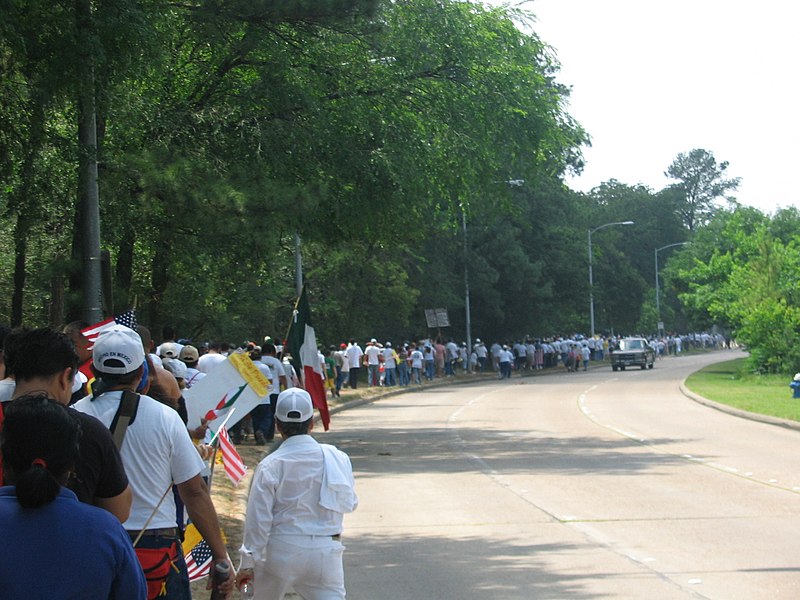 File:A Day Without Immigrants - Long line of protesters.jpg