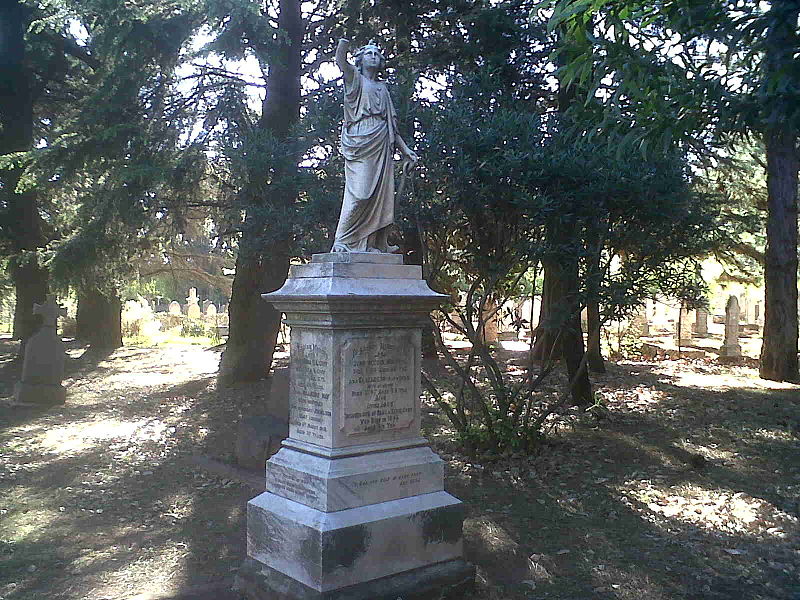 File:A tombstone in Braamfontein graveyard.jpg