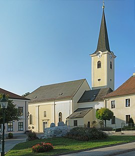 Absdorf Pfarrkirche Hl-Mauritius 1689-93.JPG