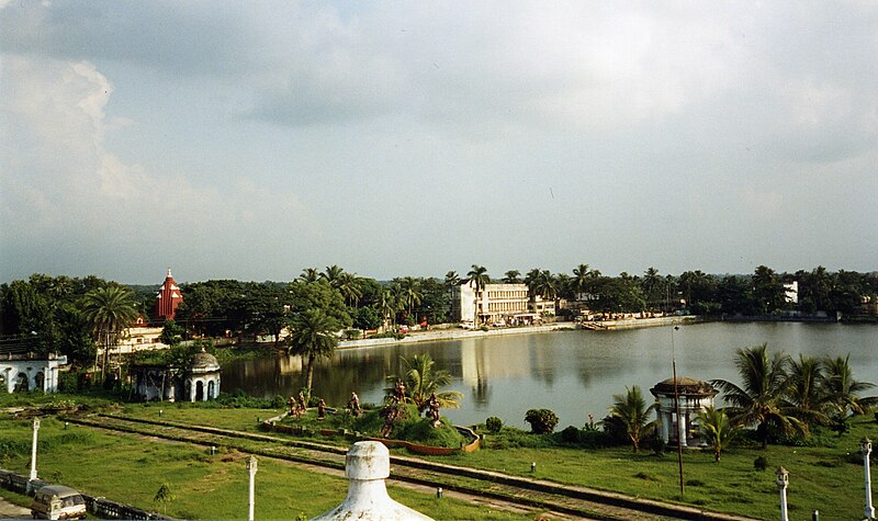 File:Agartala-palacecompound305.jpg