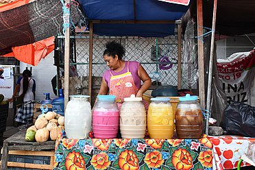 Aguas frescas Juchitán de Zaragoza (1).jpg