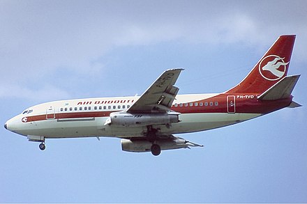 Red sea airlines авиакомпания отзывы. Боинг 737 200. Боинг 737-200 в Африке. Red Sea Airlines авиакомпания. Джибути аэропорт.